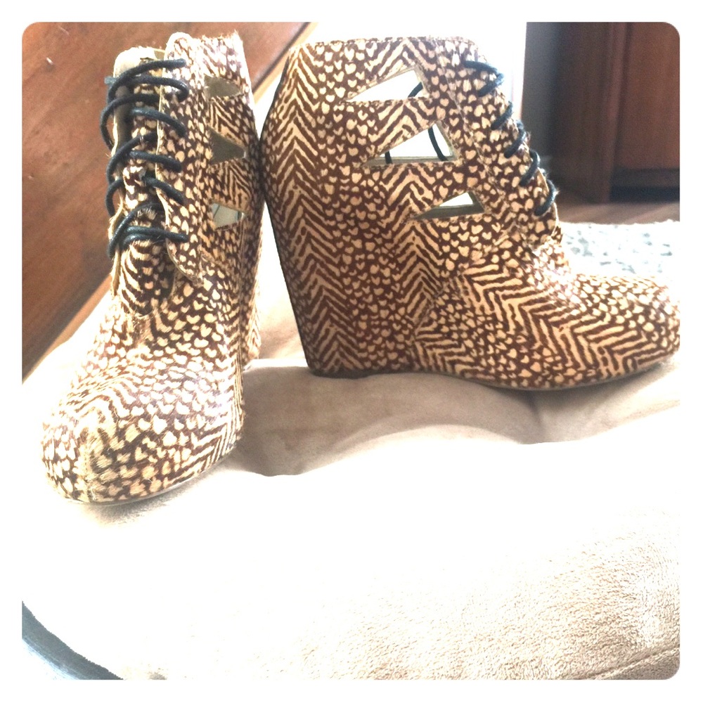 Steve Madden Raiderr Wedges